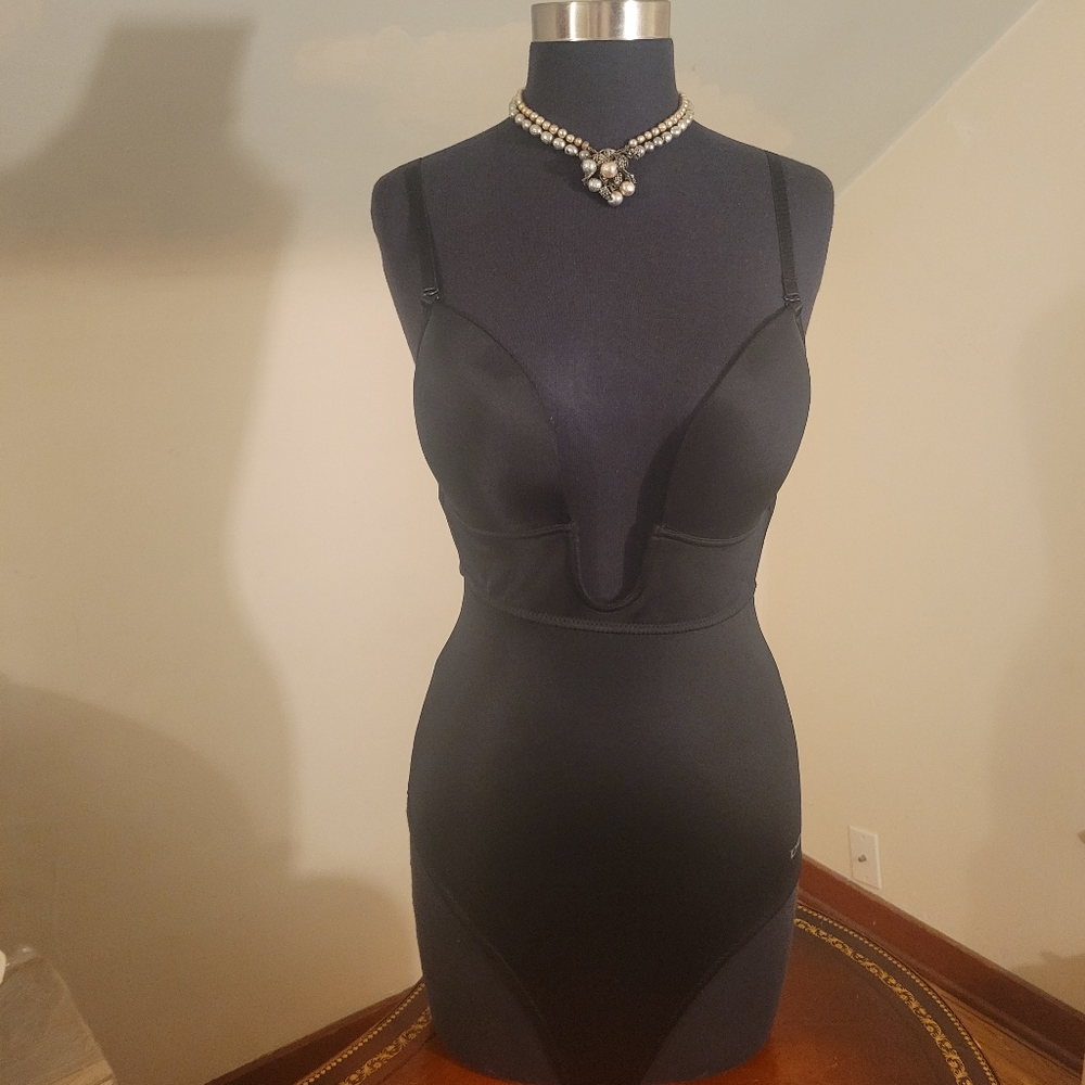 BEBE 1 Piece Under Support Size L
